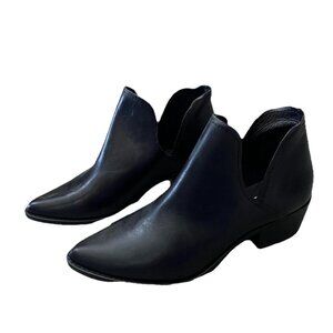 Steve Madden Size 8.5 Austin Black Leather Booties Cut Out Side Ankle Boots